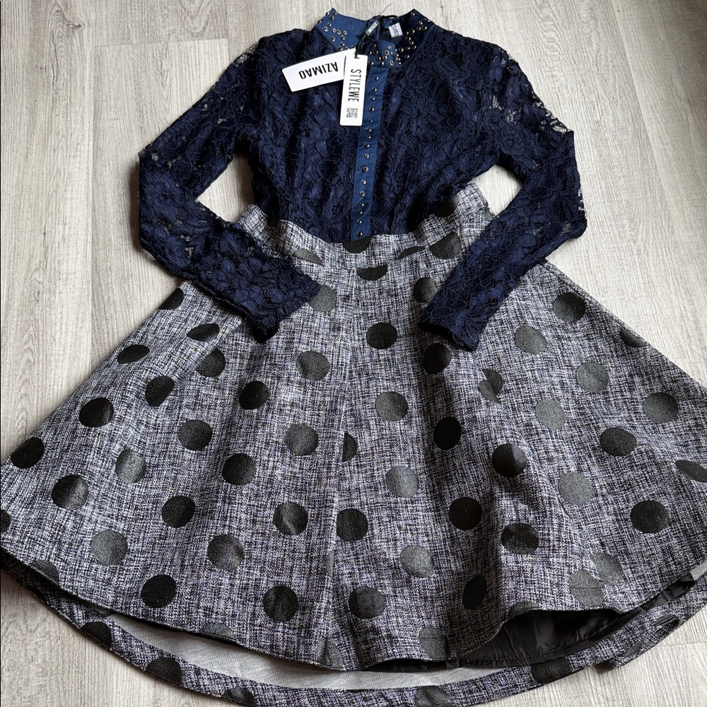 Navy Lace Top and Polka Dot Skirt Set.    CAJA # 1. D‎